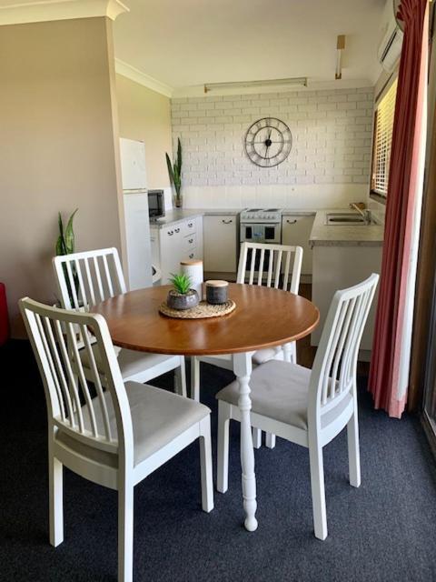 Montville Holiday Apartments Екстер'єр фото