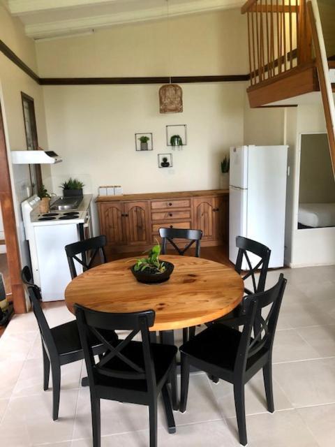 Montville Holiday Apartments Екстер'єр фото